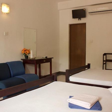 Hotel Senora Kataragama Exterior photo