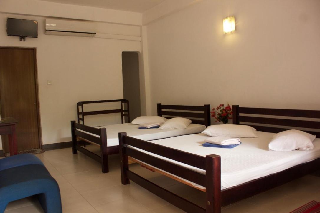 Hotel Senora Kataragama Exterior photo