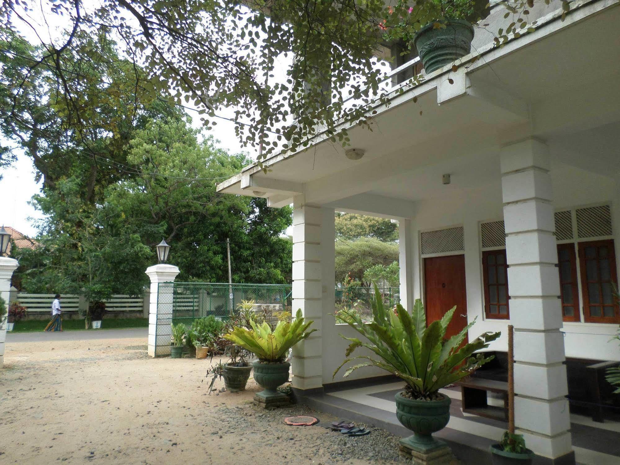 Hotel Senora Kataragama Exterior photo
