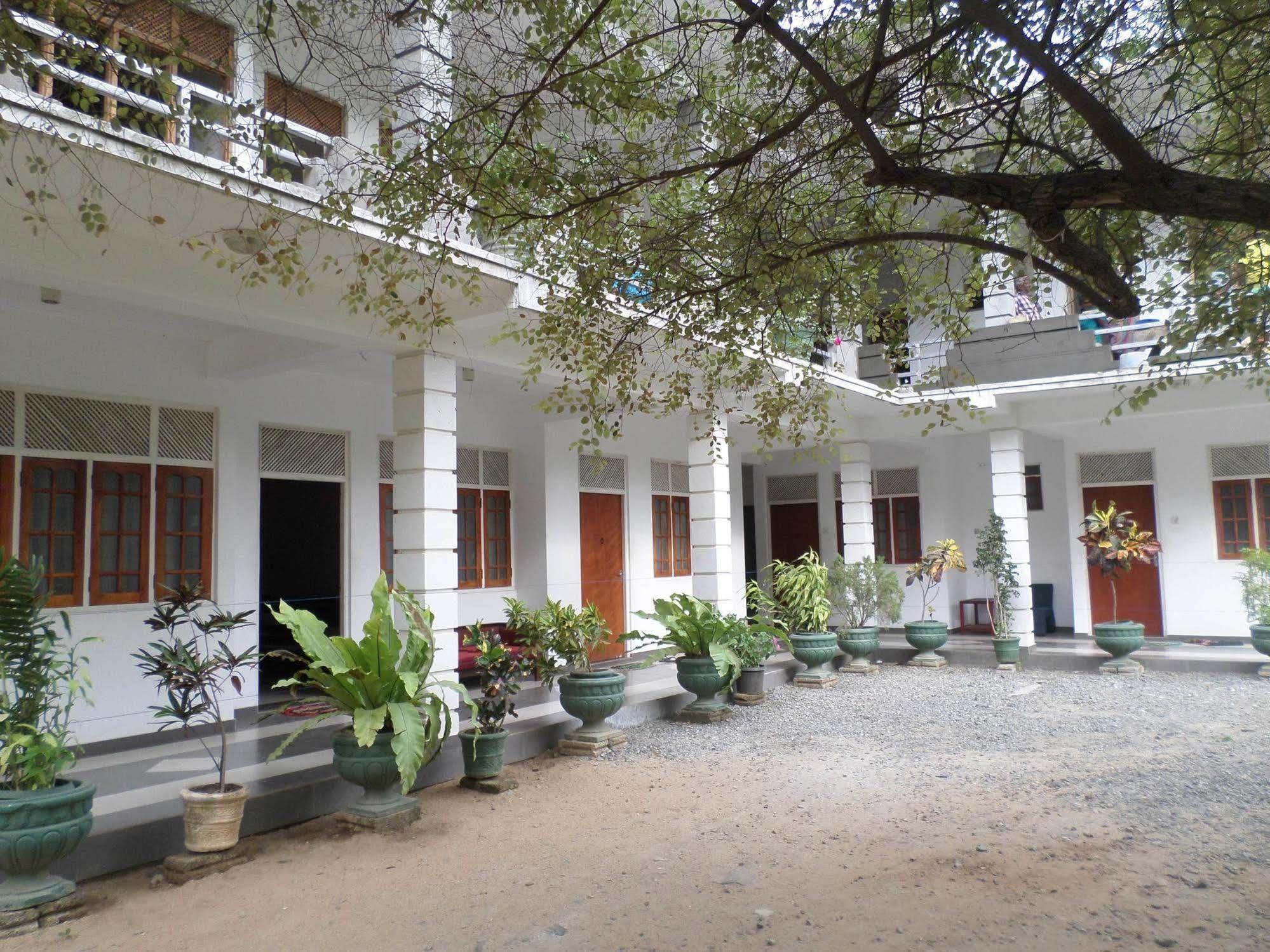 Hotel Senora Kataragama Exterior photo
