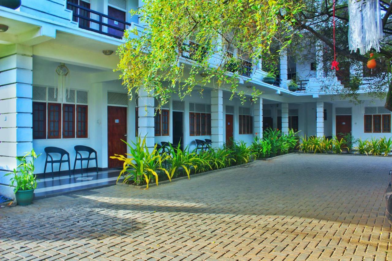 Hotel Senora Kataragama Exterior photo