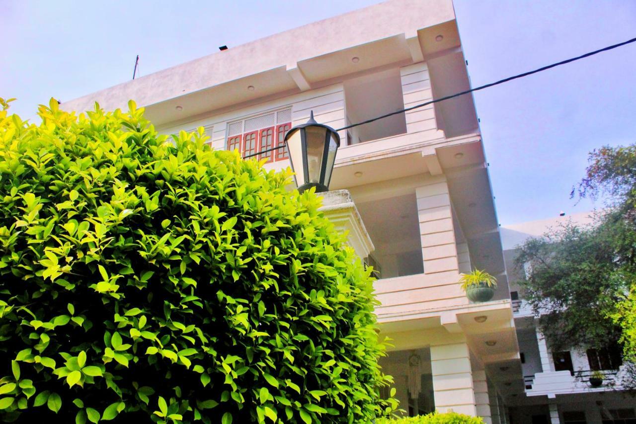 Hotel Senora Kataragama Exterior photo