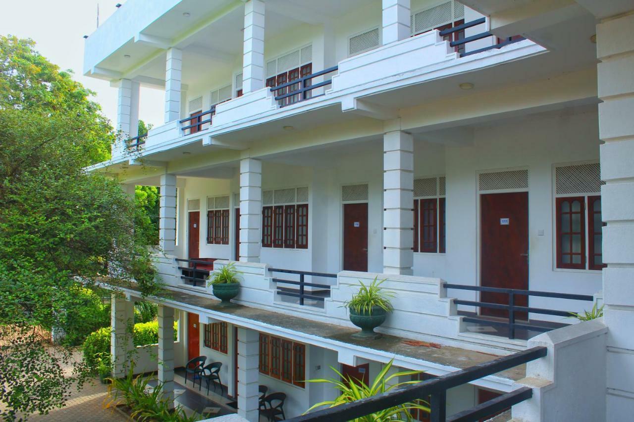 Hotel Senora Kataragama Exterior photo
